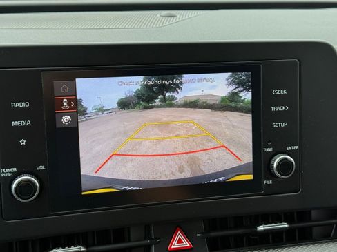 Used 2025 Kia Sportage LX FWD image 24