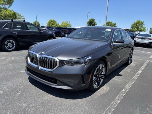 Certified 2025 BMW 540i xDrive AWD/4WD image 13