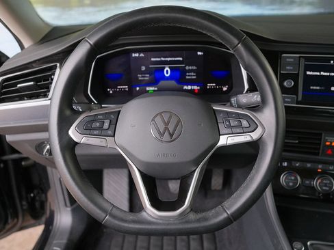 Used 2022 Volkswagen Jetta SE FWD image 15
