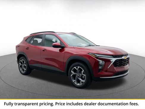 Used 2025 Chevrolet Trax LT FWD image 1