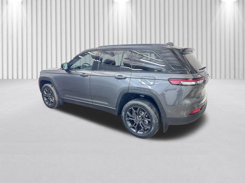 New 2025 Jeep Grand Cherokee Limited image 7