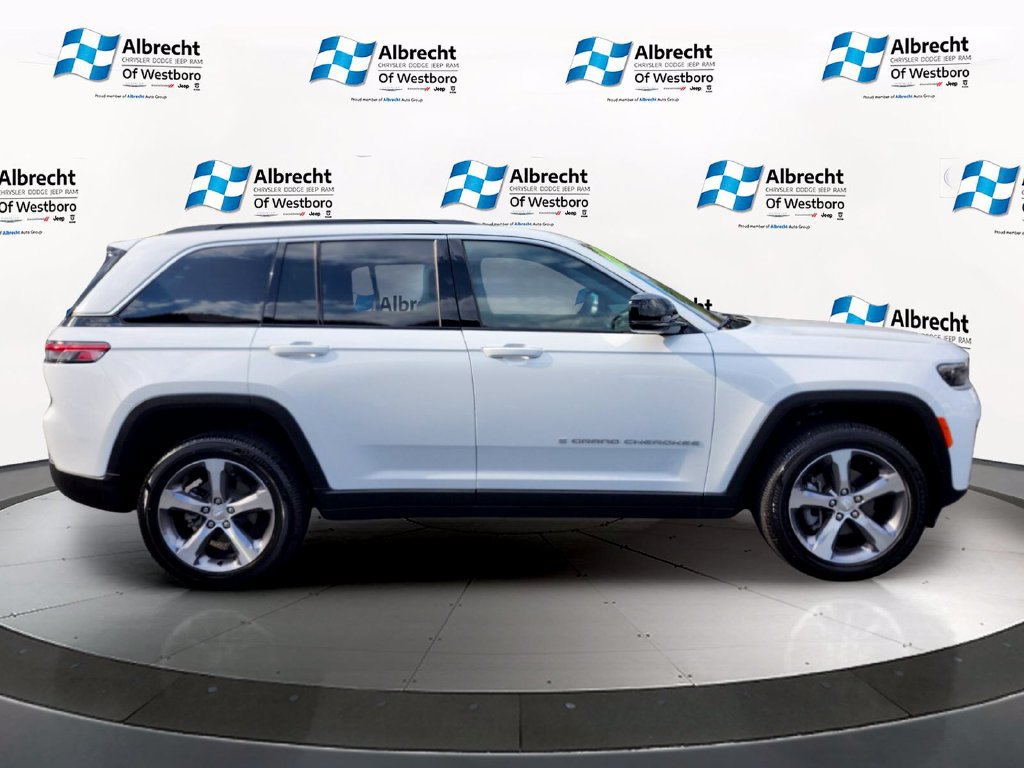Used 2026 Jeep Grand Cherokee Limited AWD/4WD image 6