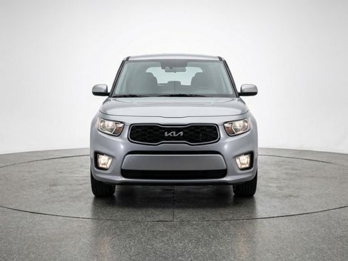 Used 2025 Kia Soul LX w/ LX Technology Package image 2