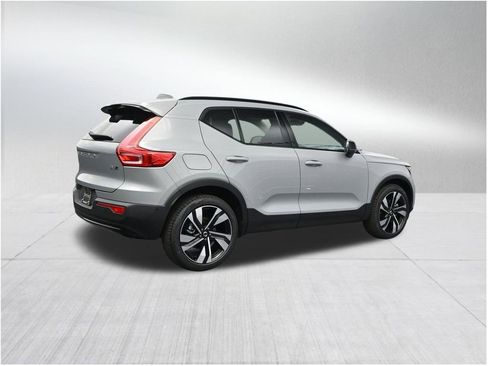 New 2026 Volvo XC40 B5 Ultra AWD/4WD image 5