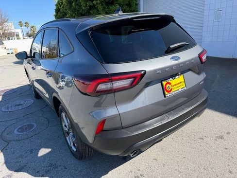 Used 2025 Ford Escape ST-Line image 4
