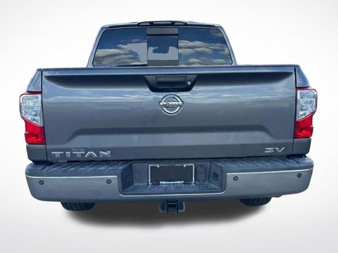 Used 2021 Nissan Titan SV w/ Accessory Utility Package image 8