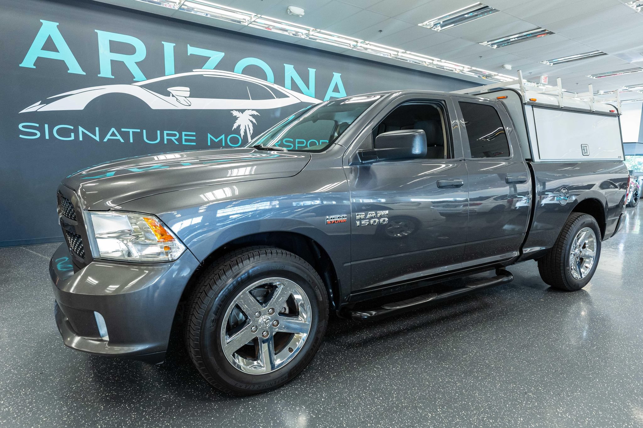 Used 2018 RAM 1500 Express RWD image 1