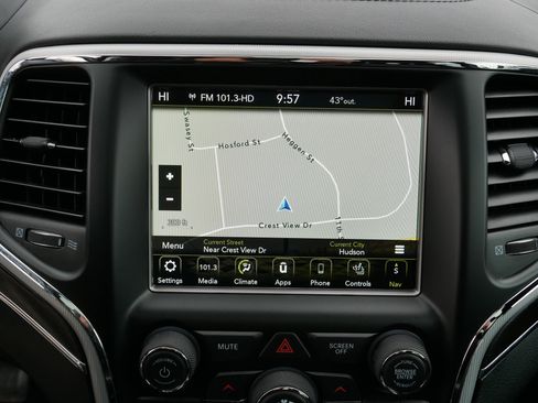 Used 2018 Jeep Grand Cherokee Limited image 30