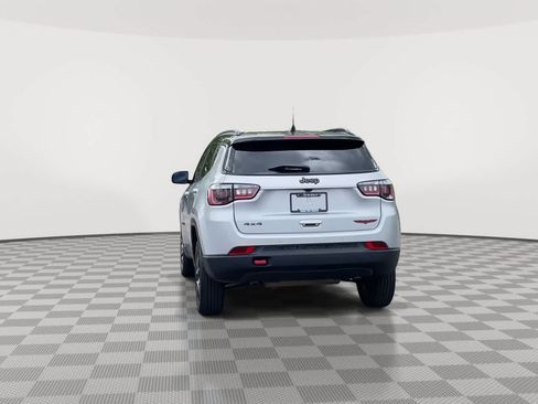 Used 2024 Jeep Compass Trailhawk AWD/4WD image 7