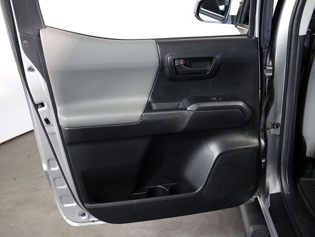 Used 2022 Toyota Tacoma SR AWD/4WD image 26