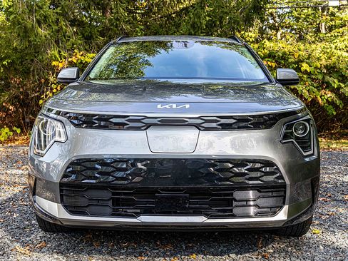 Certified 2024 Kia Niro Wind image 2