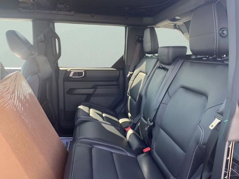 New 2026 Ford Bronco Outer Banks w/ Sasquatch Package AWD/4WD image 16