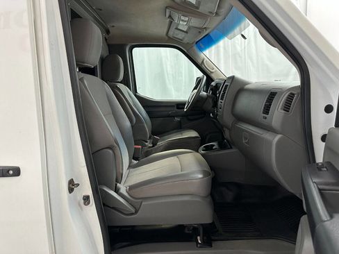 Used 2018 Nissan NV 3500 S image 18