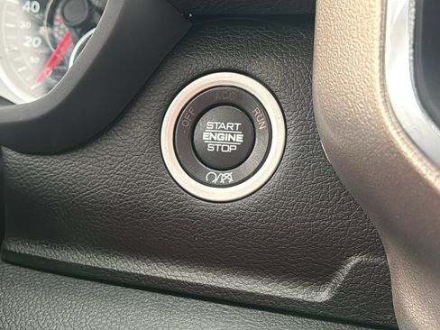 Used 2024 RAM 2500 Laramie image 31