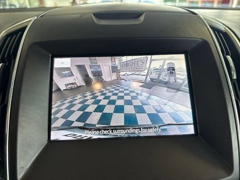 Used 2019 Ford Edge Titanium FWD image 13