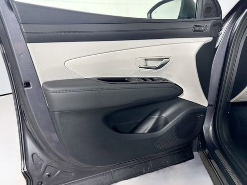 Used 2025 Hyundai Tucson Limited image 13