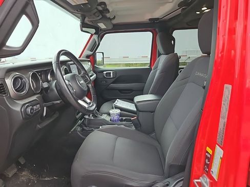 Used 2022 Jeep Wrangler Unlimited Sahara w/ Cold Weather Group image 15