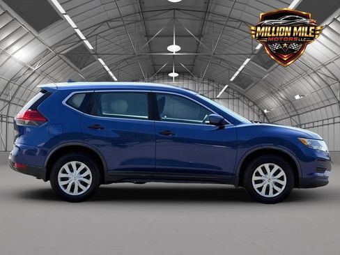 Used 2017 Nissan Rogue S AWD/4WD image 7