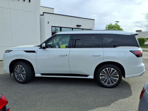 Certified 2025 INFINITI QX80 Luxe AWD/4WD image 8