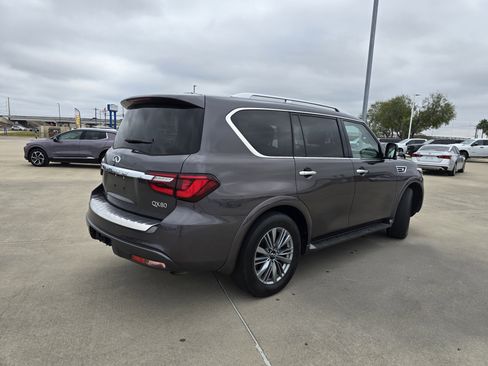 Used 2024 INFINITI QX80 Luxe image 3