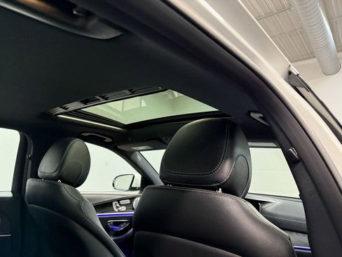 Used 2017 Mercedes-Benz E 300 4MATIC image 17