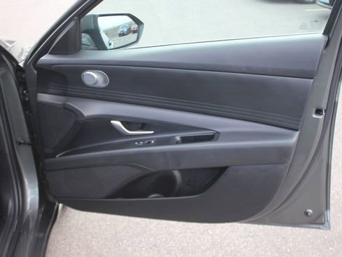 Used 2024 Hyundai Elantra SE FWD image 28