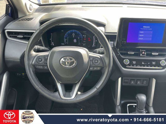 Used 2023 Toyota Corolla Cross XLE w/ Convenience Package AWD/4WD image 15
