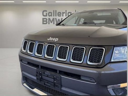 Used 2018 Jeep Compass Limited w/ Navigation Group AWD/4WD image 2