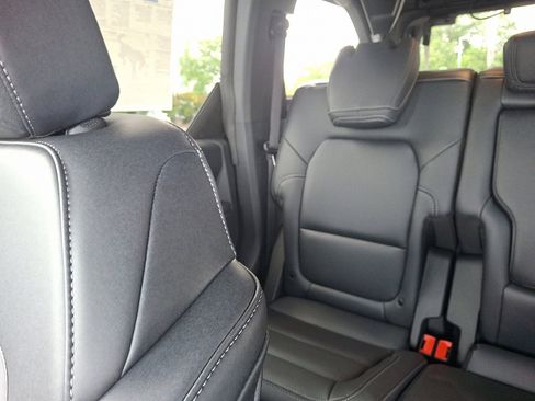 New 2025 Ford Bronco Badlands image 12