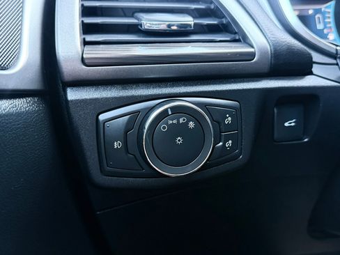 Used 2017 Ford Fusion SE w/ Equipment Group 602A image 33