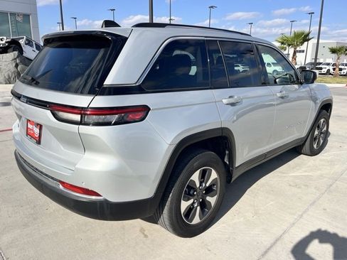 Used 2023 Jeep Grand Cherokee 4WD 4xe image 6