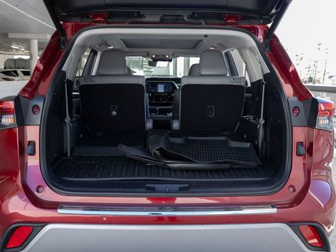 Used 2020 Toyota Highlander Platinum AWD/4WD image 22