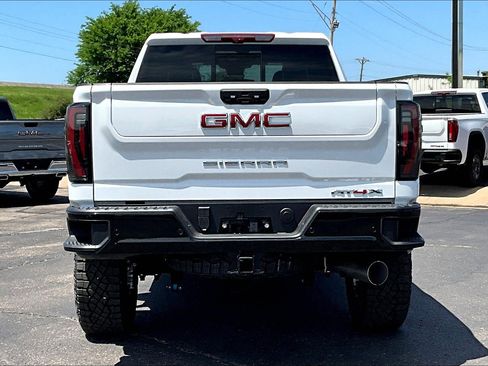New 2025 GMC Sierra 2500 AT4X image 4