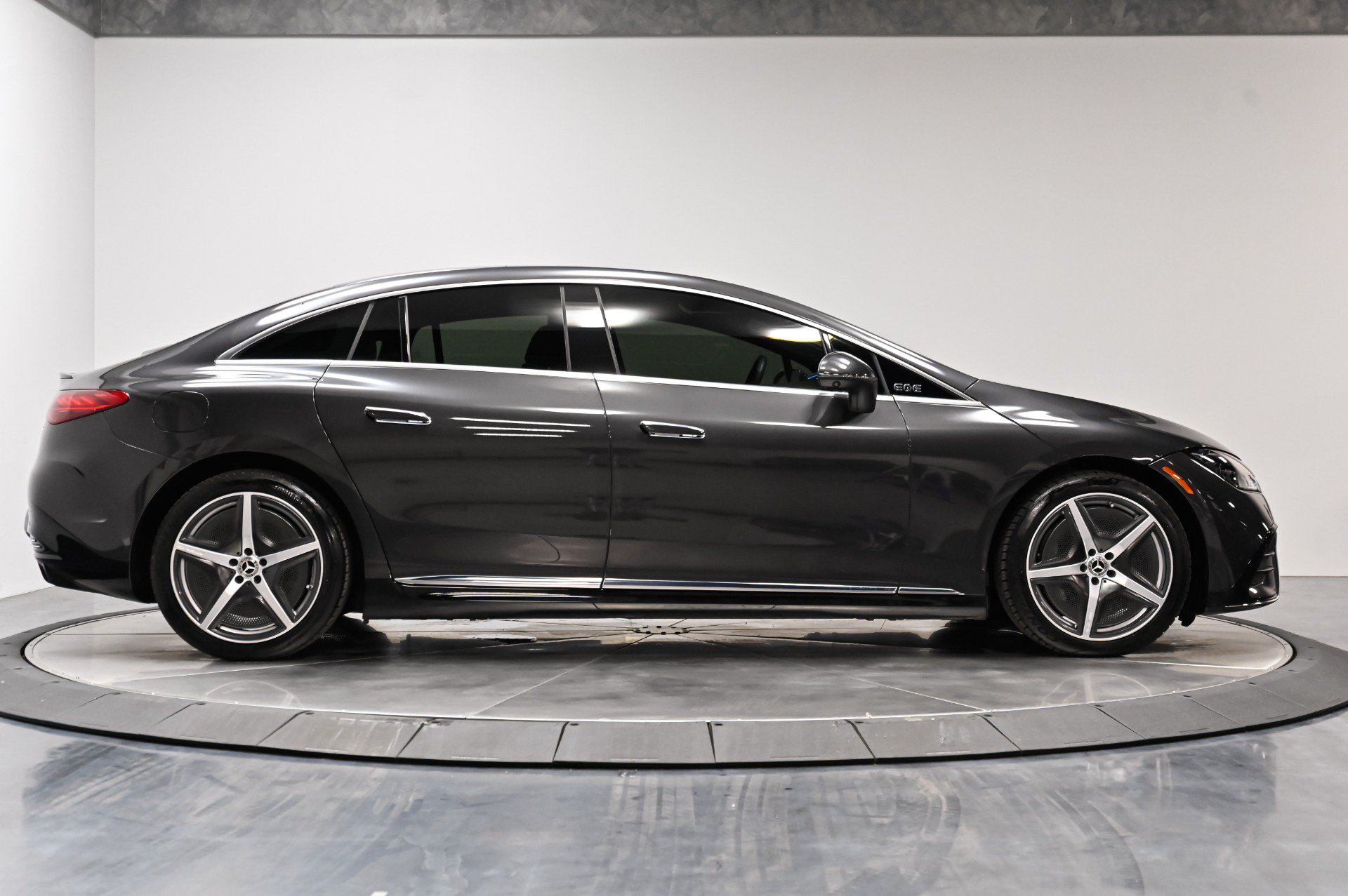 Used 2023 Mercedes-Benz EQE 350+ 4MATIC Sedan image 16