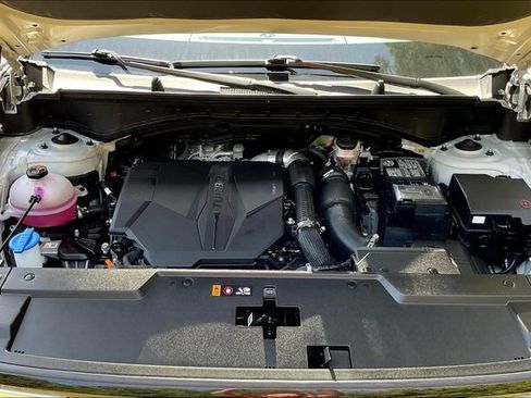 Used 2025 Hyundai Santa Fe SEL FWD image 32