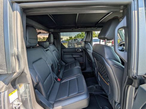 Used 2024 Ford Bronco Badlands image 12