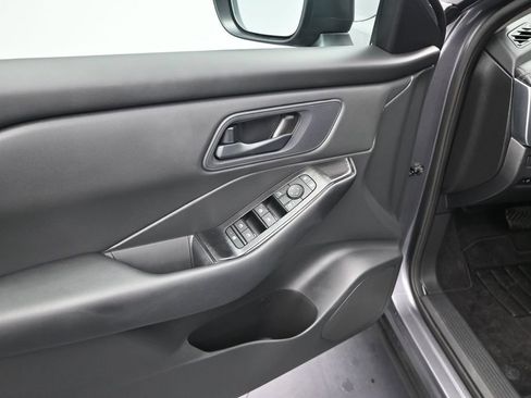 Used 2026 Nissan Rogue S FWD image 10
