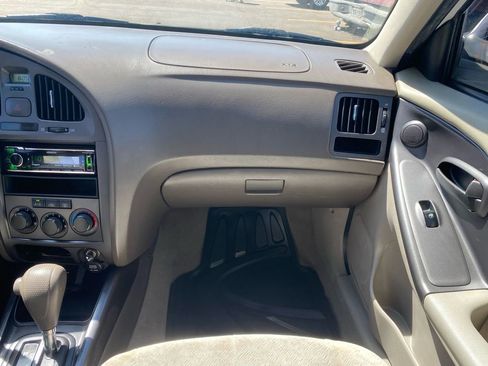 Used 2005 Hyundai Elantra GLS FWD image 24