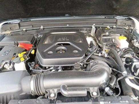 Used 2025 Jeep Wrangler Unlimited Rubicon image 32