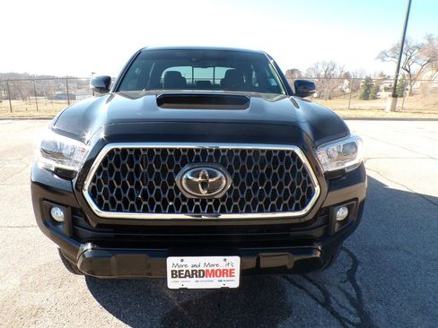Used 2019 Toyota Tacoma TRD Sport image 5