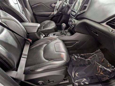 Used 2019 Jeep Cherokee Limited image 31