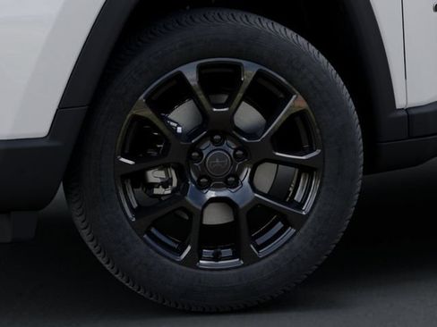 New 2026 Jeep Compass Latitude AWD/4WD image 8