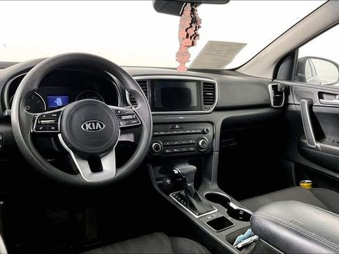 Used 2020 Kia Sportage LX FWD image 2