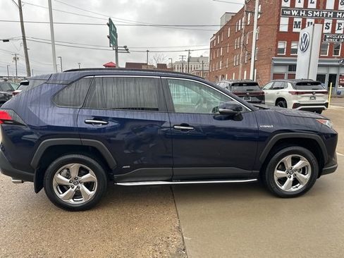 Used 2020 Toyota RAV4 Limited image 6