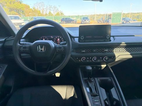 Used 2025 Honda Accord SE image 10