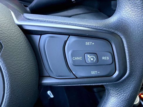 Certified 2024 Jeep Gladiator Sport AWD/4WD image 19