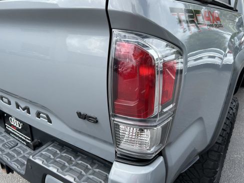 Used 2021 Toyota Tacoma TRD Off-Road image 10