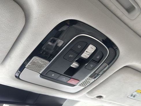 Used 2022 Hyundai Palisade Calligraphy image 13