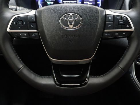 Used 2025 Toyota Grand Highlander AWD Hybrid image 25