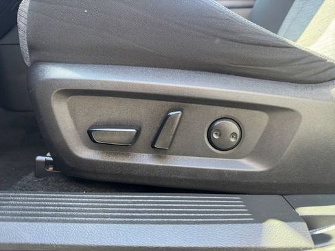 Used 2023 Nissan Rogue SV AWD/4WD image 10